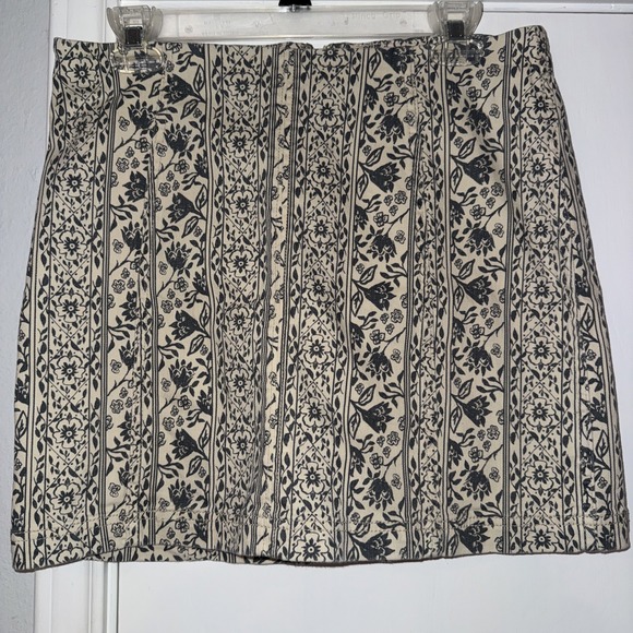 Free People Dresses & Skirts - Free People Mini Skirt Women's Size 12 Modern Femme Floral Denim Blue Cream